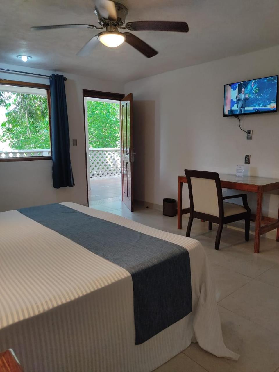 Hotel Puerta Chichen Bagian luar foto